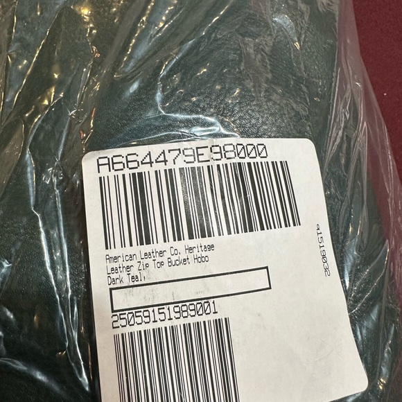 Chic Dark Green Leather Shoulder Bag - Picture 2 of 3